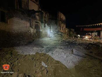 Se derrumba la fachada de un edificio BIC de Oropesa