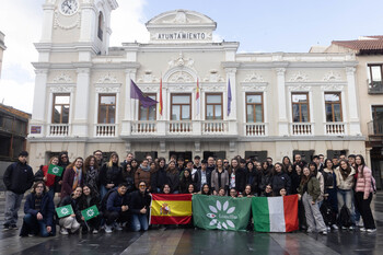 Alumnos italianos de Erasmus + visitan la Casa Consistorial